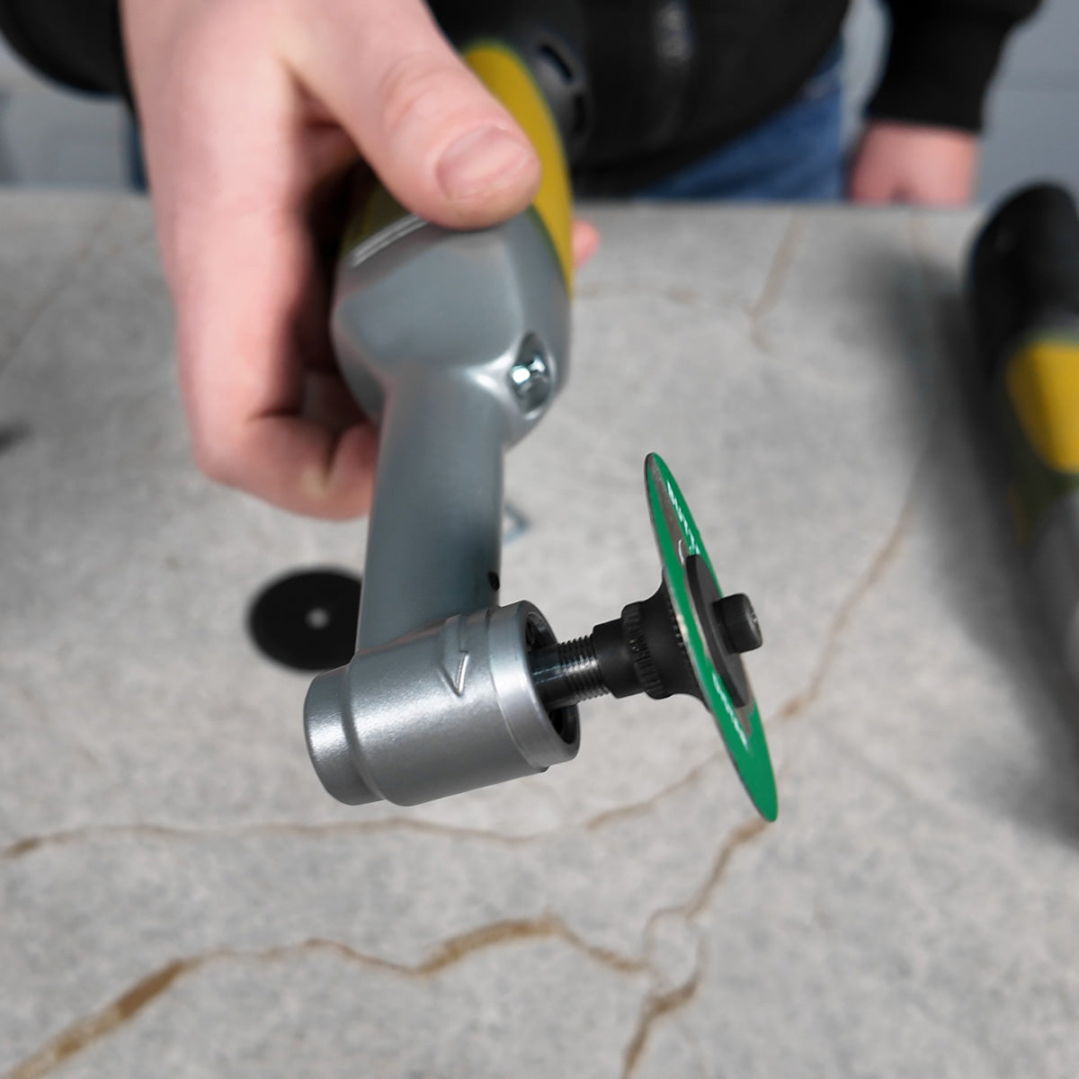 Distar polishing support tool