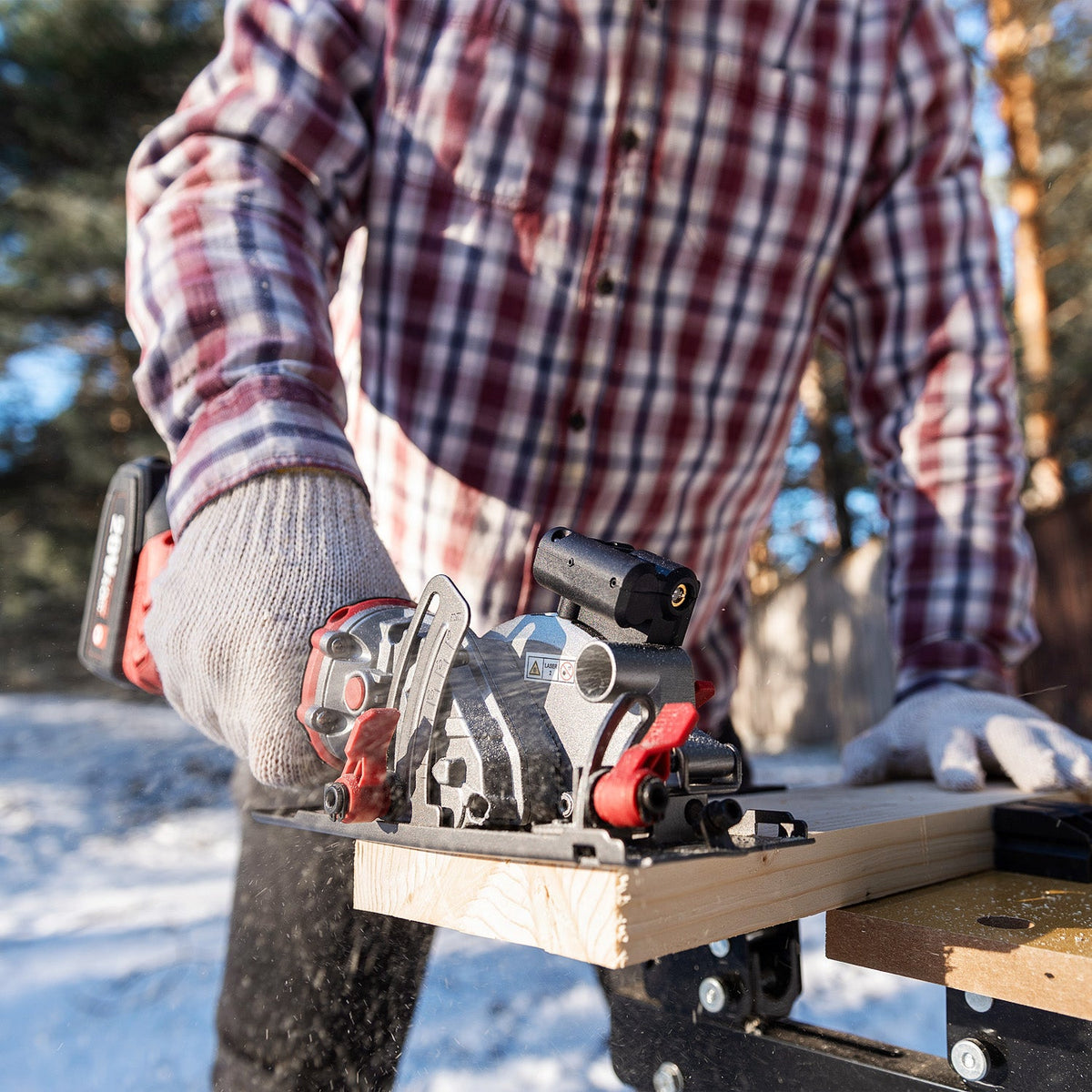 WorCraft 20V Brushless Mini Circular Saw Kit with 4.0Ah Battery Options & Charger