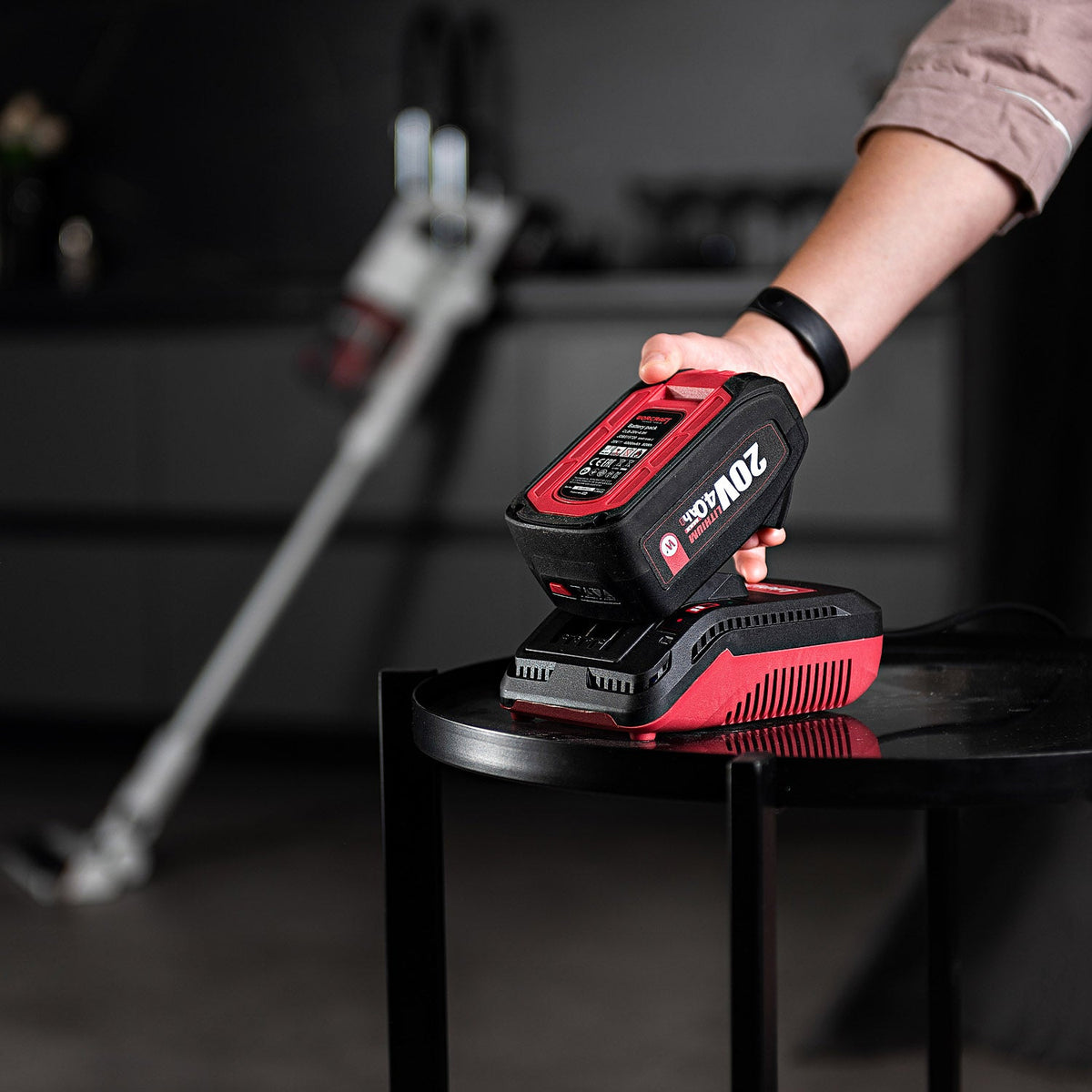 WorCraft 20V Cordless Stick Vacuum Kit with 4.0Ah Battery Options & Charger